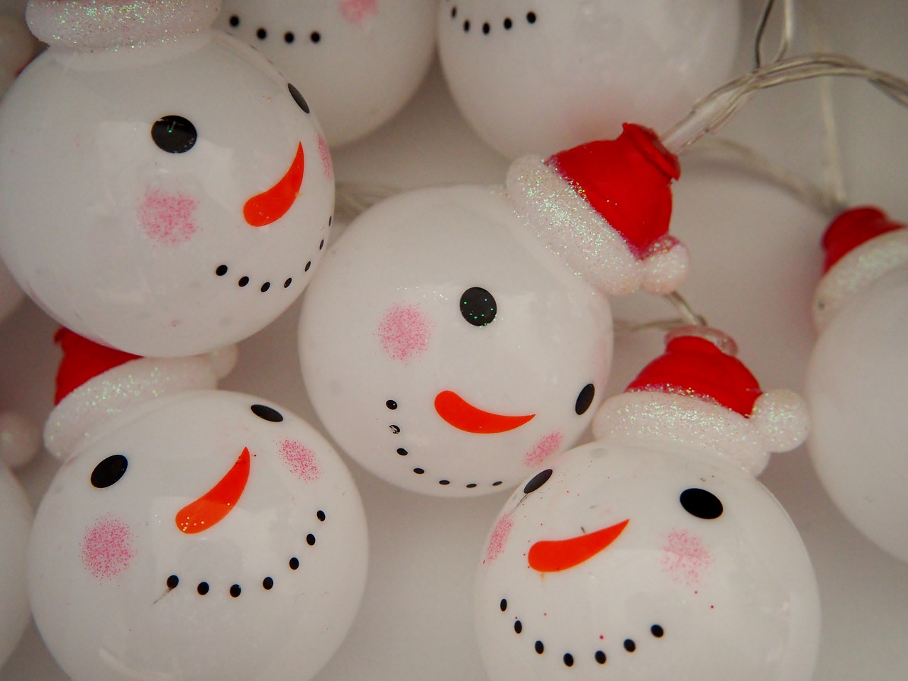 lichterkette christmas snowmen free photo