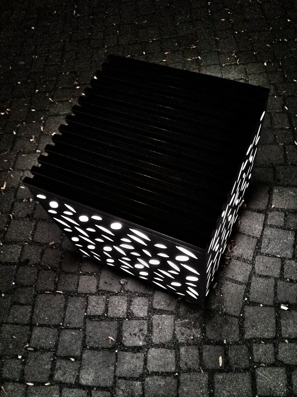 lichtspiel cube black and white free photo