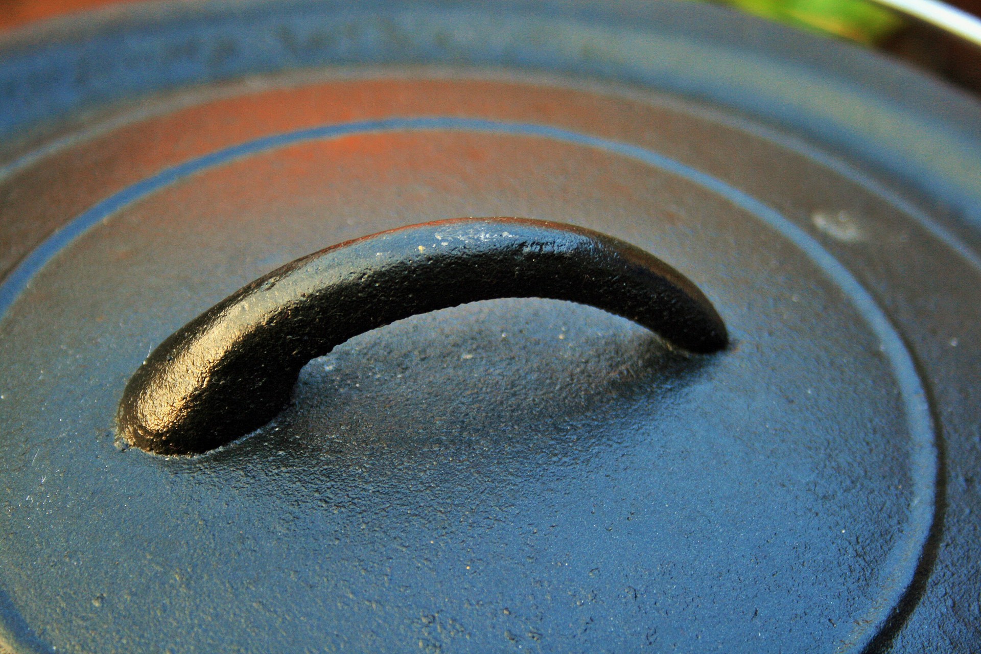 pot iron lid free photo