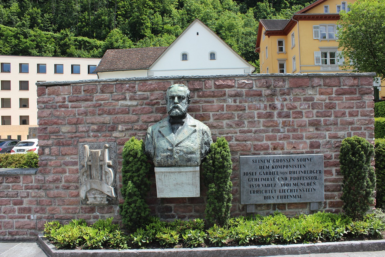 liechtenstein  vaduz  monument free photo