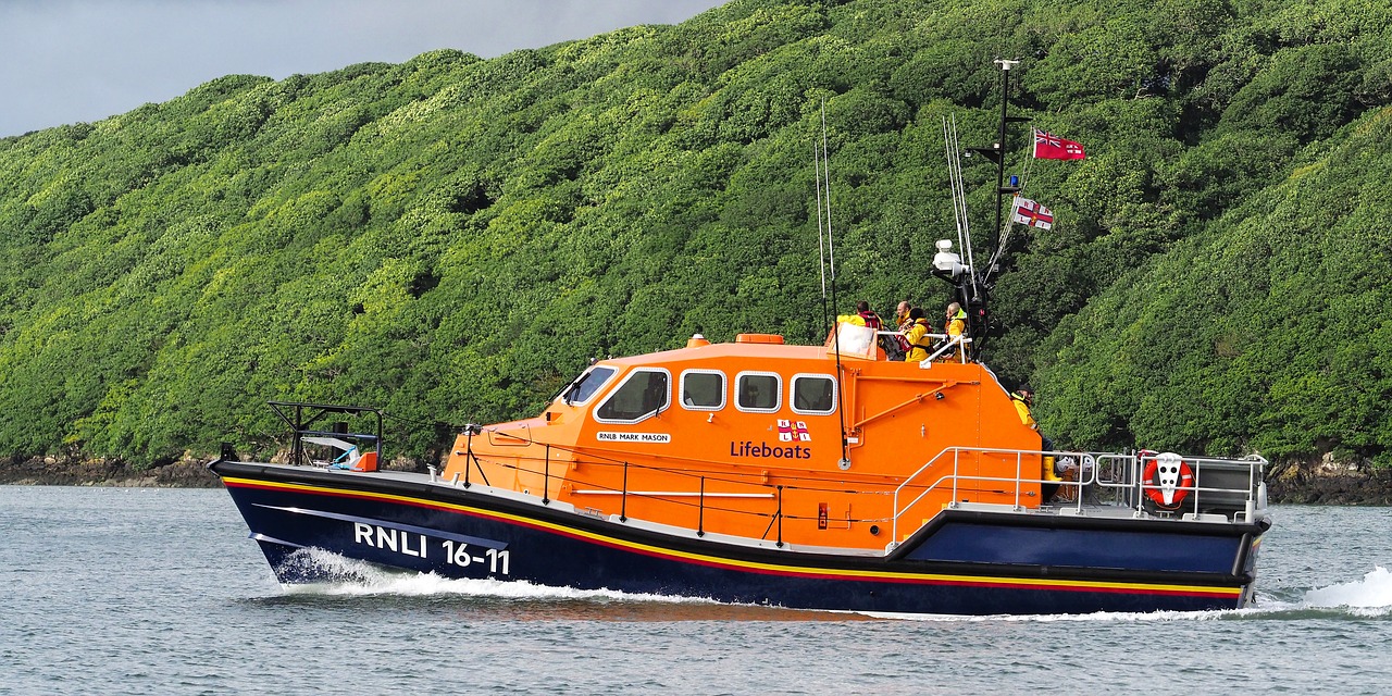 lifeboat  rescue  emergency free photo