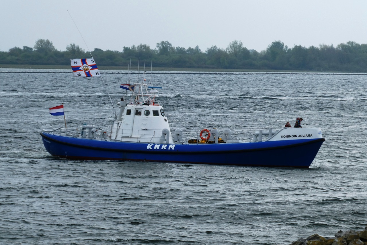 lifeboat  knrm  knrm-day free photo