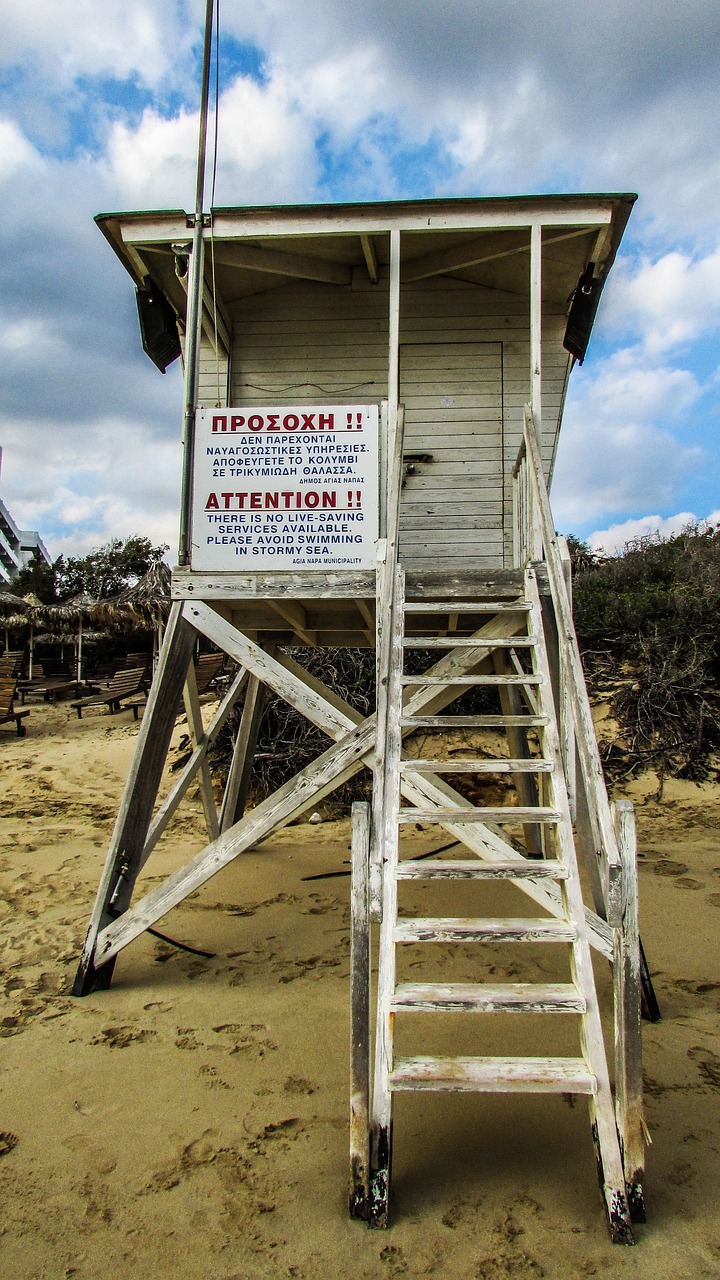 lifeguard tower beach sea free photo