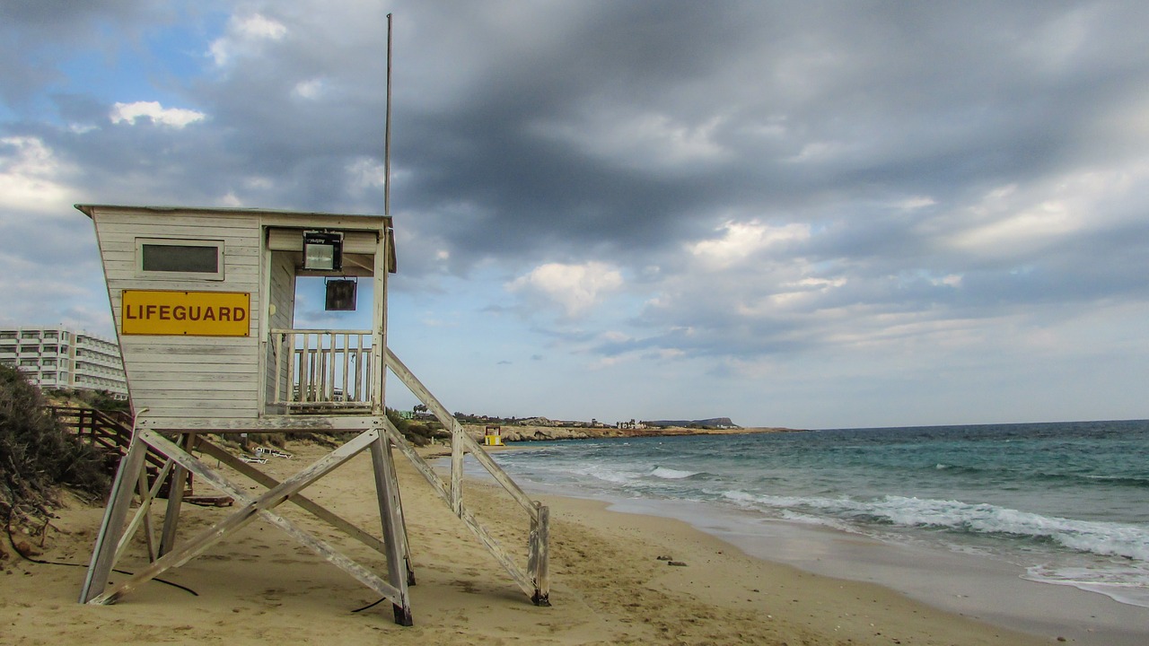 lifeguard tower beach sea free photo