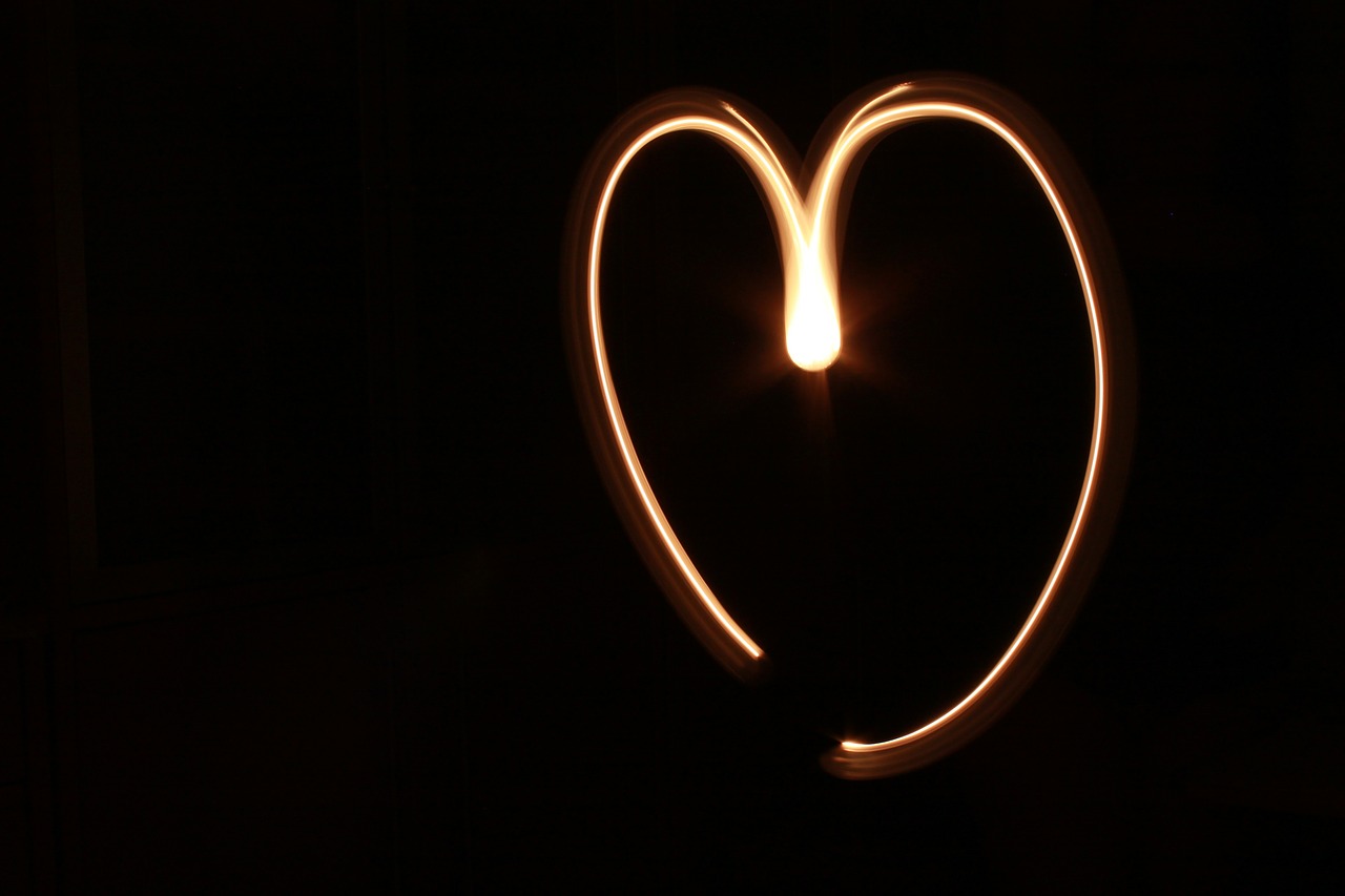 light paint heart free photo