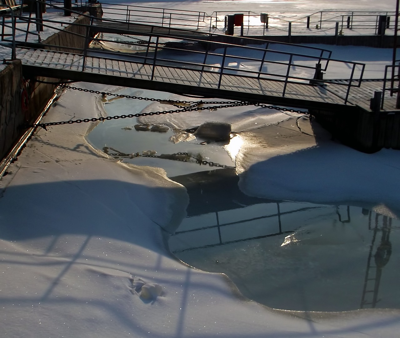 light reflection pier free photo