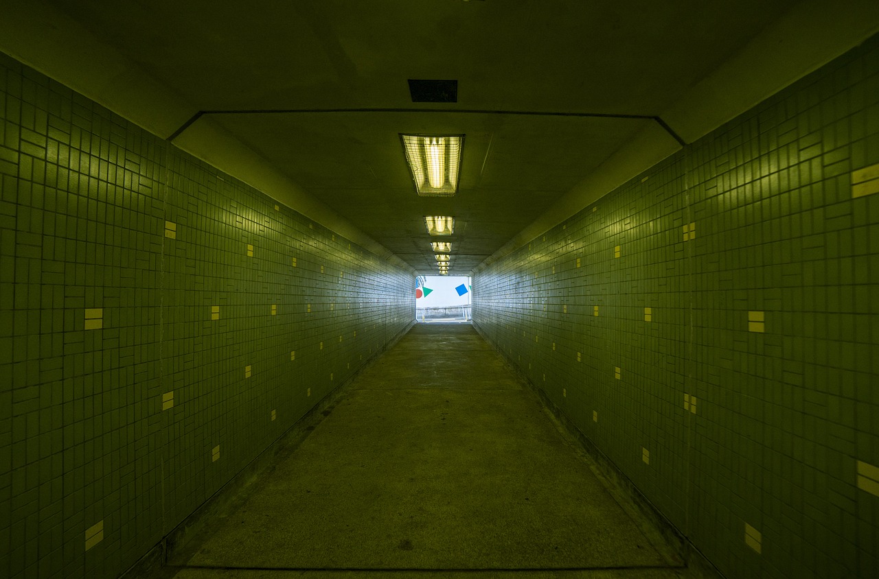 light metro tunnel free photo