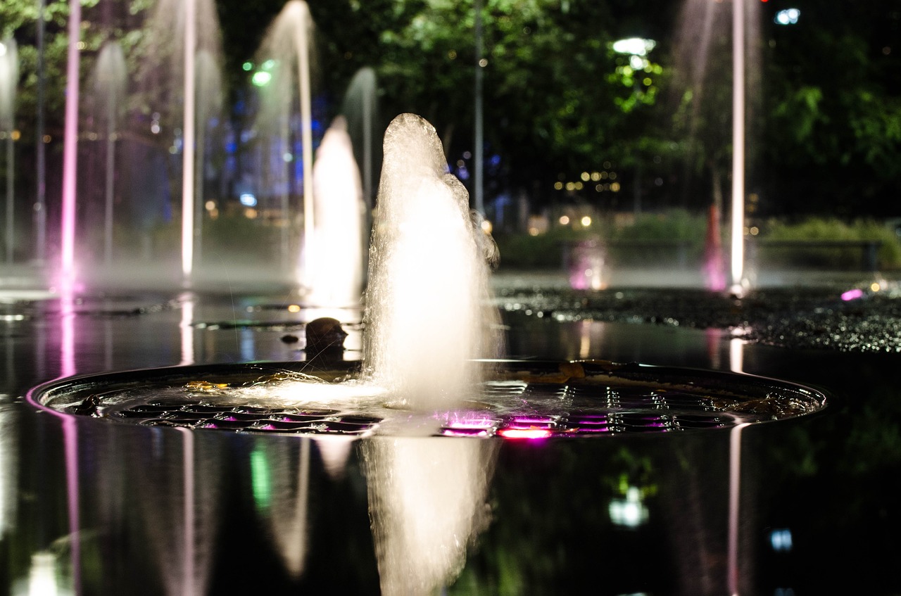 light  fountain  open shutter free photo