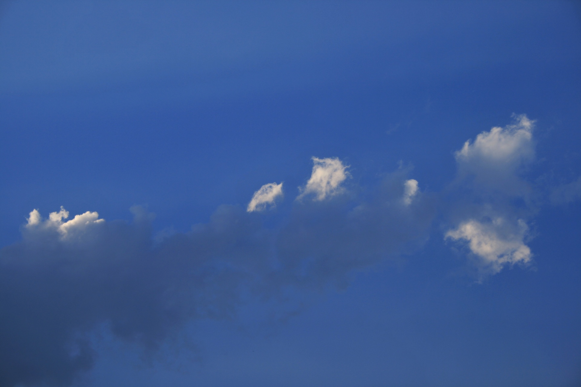 sky blue clouds free photo