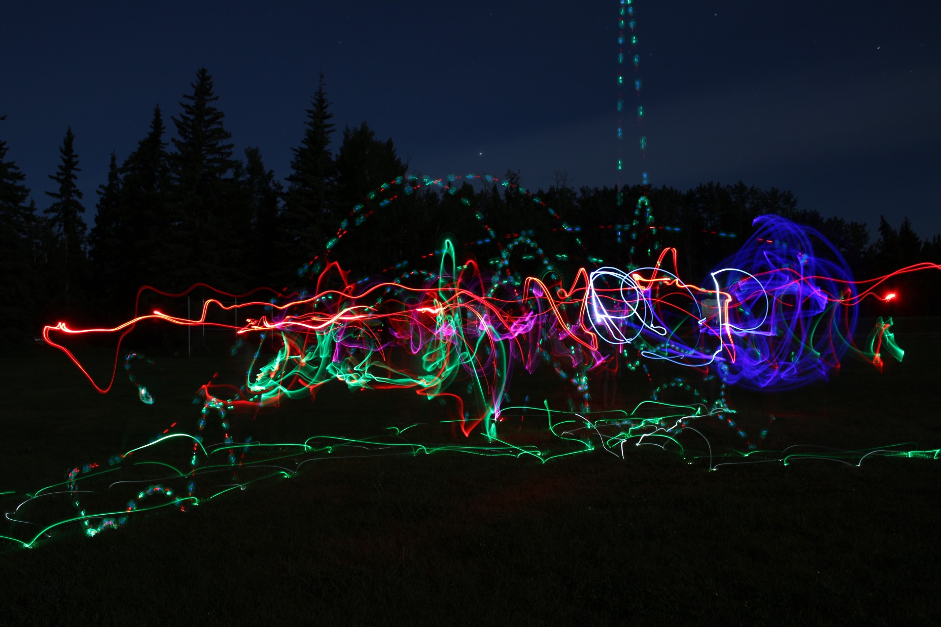 Light paint. Рисование светом современное искусство. Светопись в фотографии. Уникальная техника рисования светом в открытом пространстве. Light Painting абстракция.