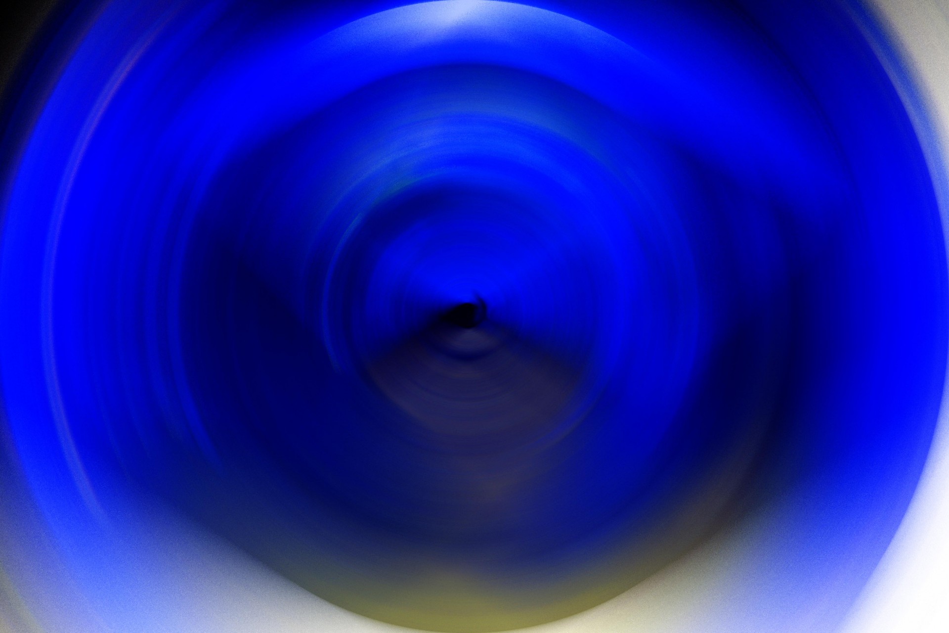 radial blue light free photo