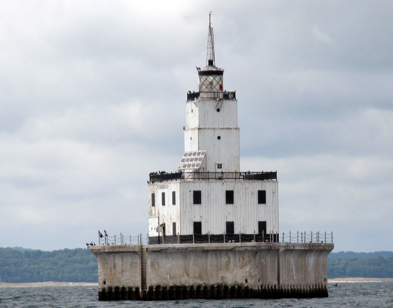 lighthouse lake michigan sailing free photo