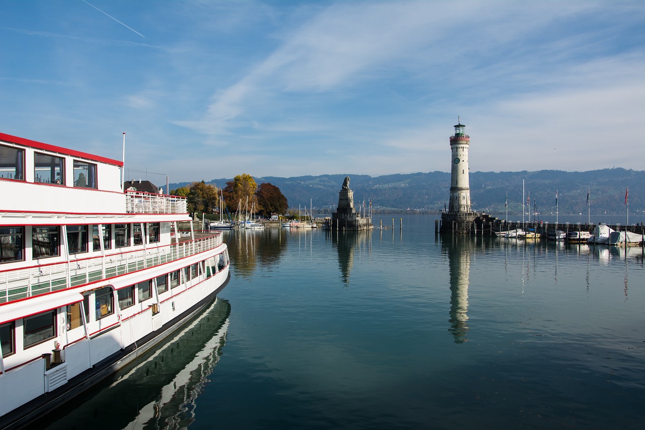 lighthouse lindau lake constance free photo