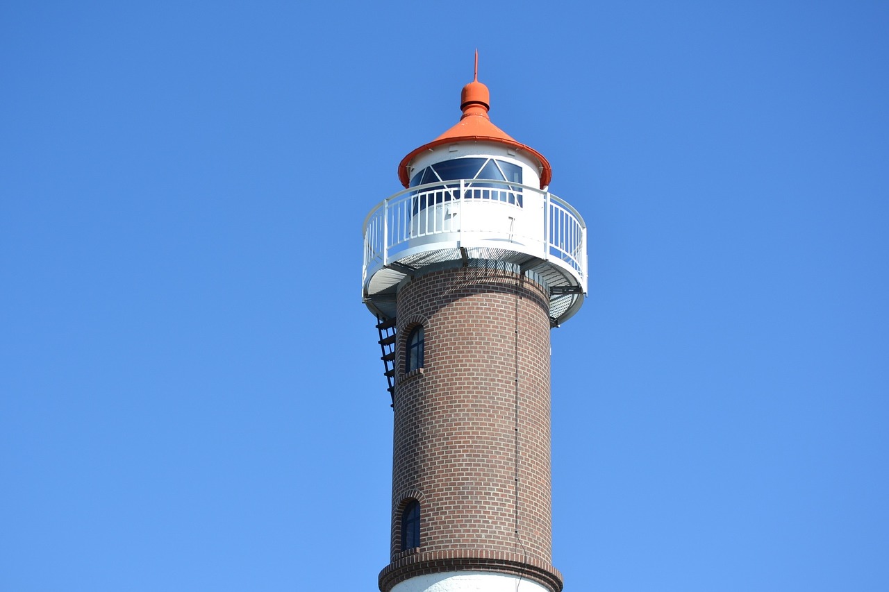 lighthouse poeler lighthouse sky free photo