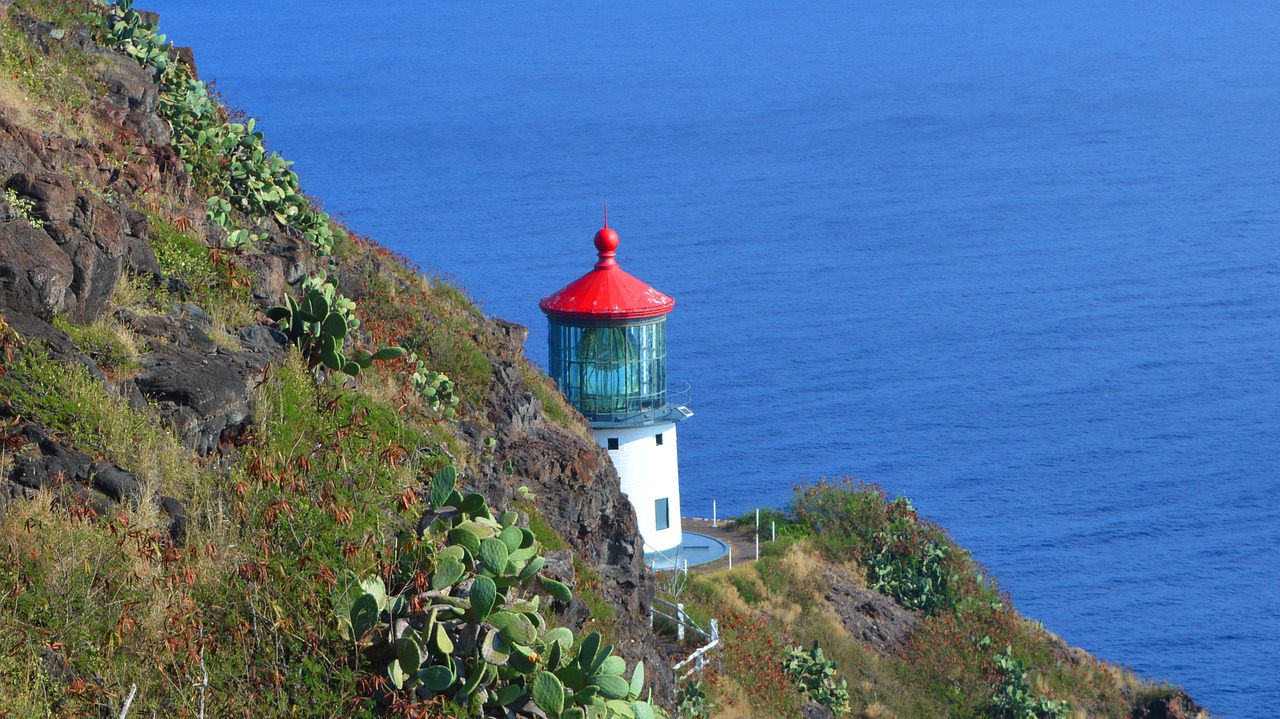 lighthouse hawaii ocean free photo