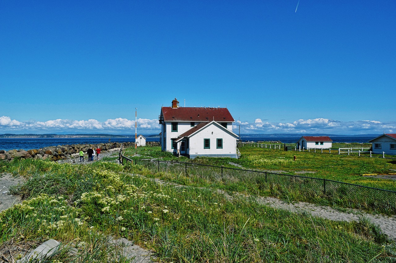 lighthouse blue sky nature free photo