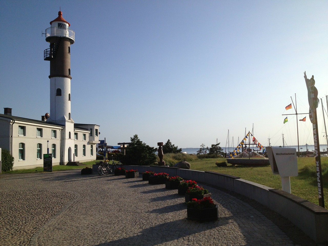 lighthouse timmendorf baltic sea free photo