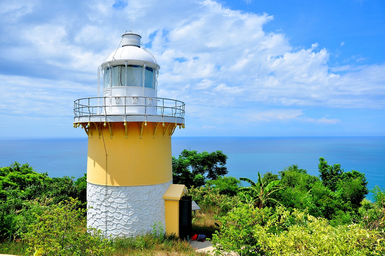 lighthouse danang son tra peninsula free photo