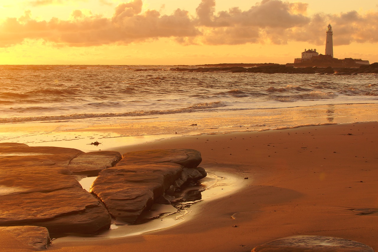 lighthouse st marys lighthouse whitley bay free photo