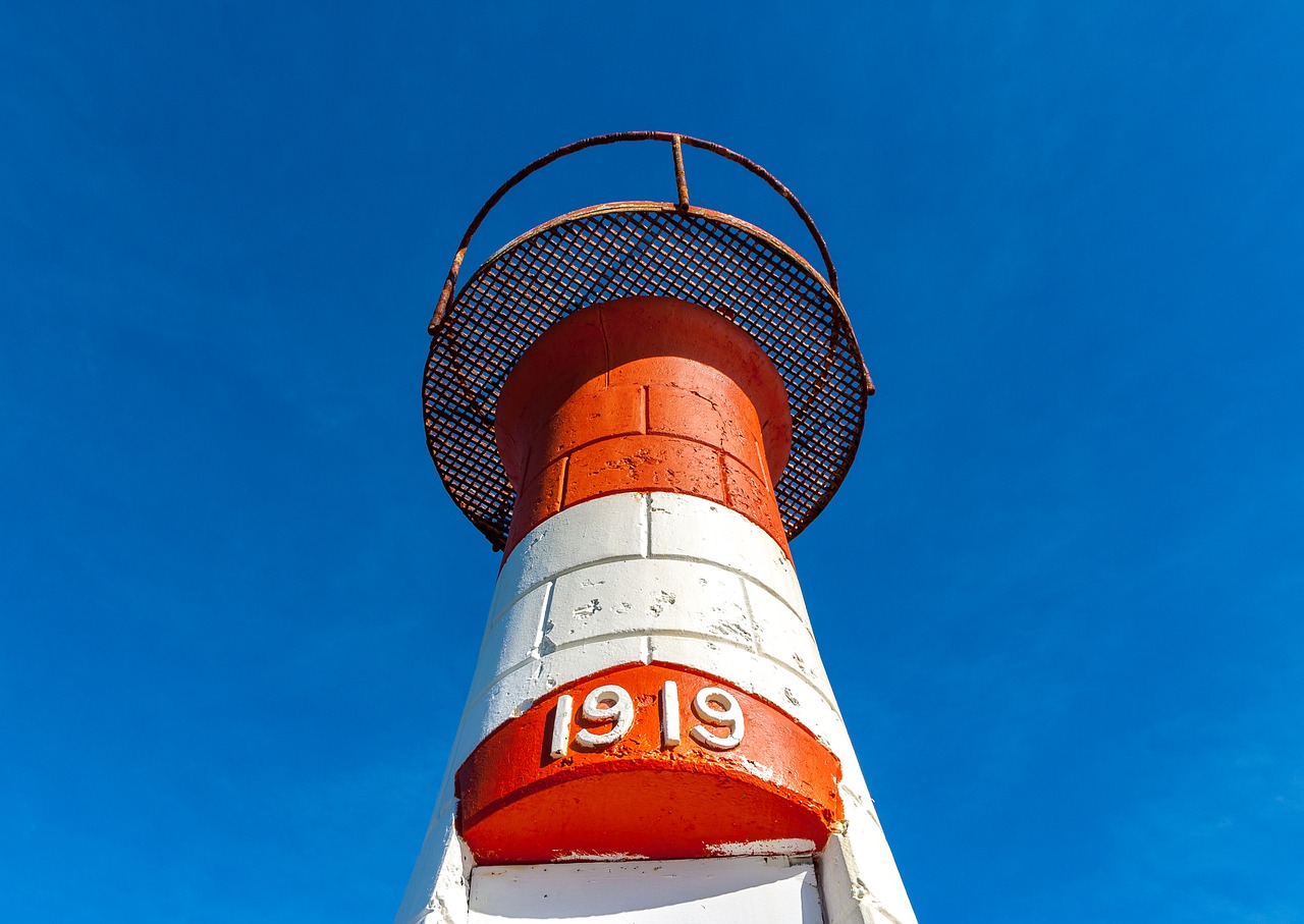 lighthouse tower sky free photo