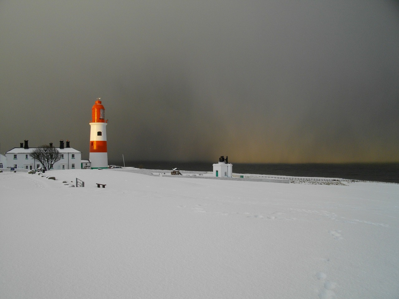 lighthouse snow south shields free photo