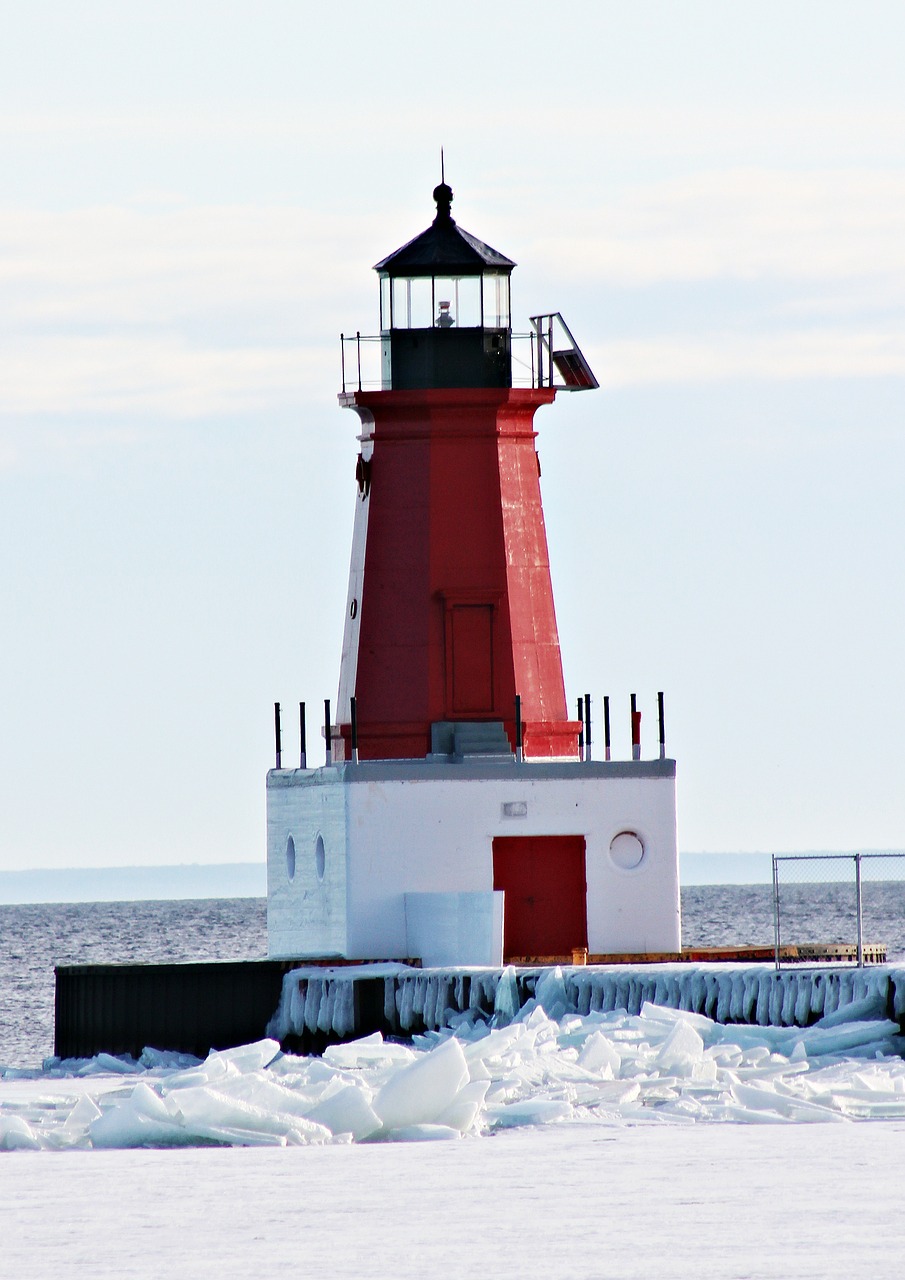 lighthouse ice snow free photo