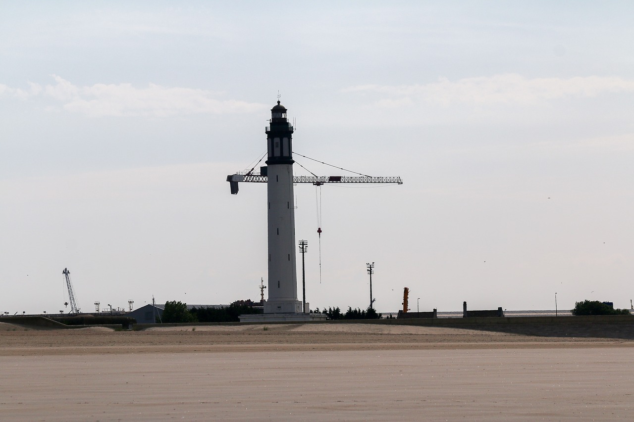 lighthouse crane sand free photo