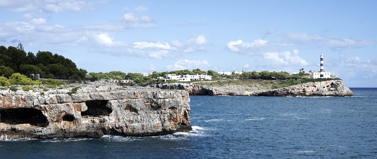 lighthouse panorama sea free photo