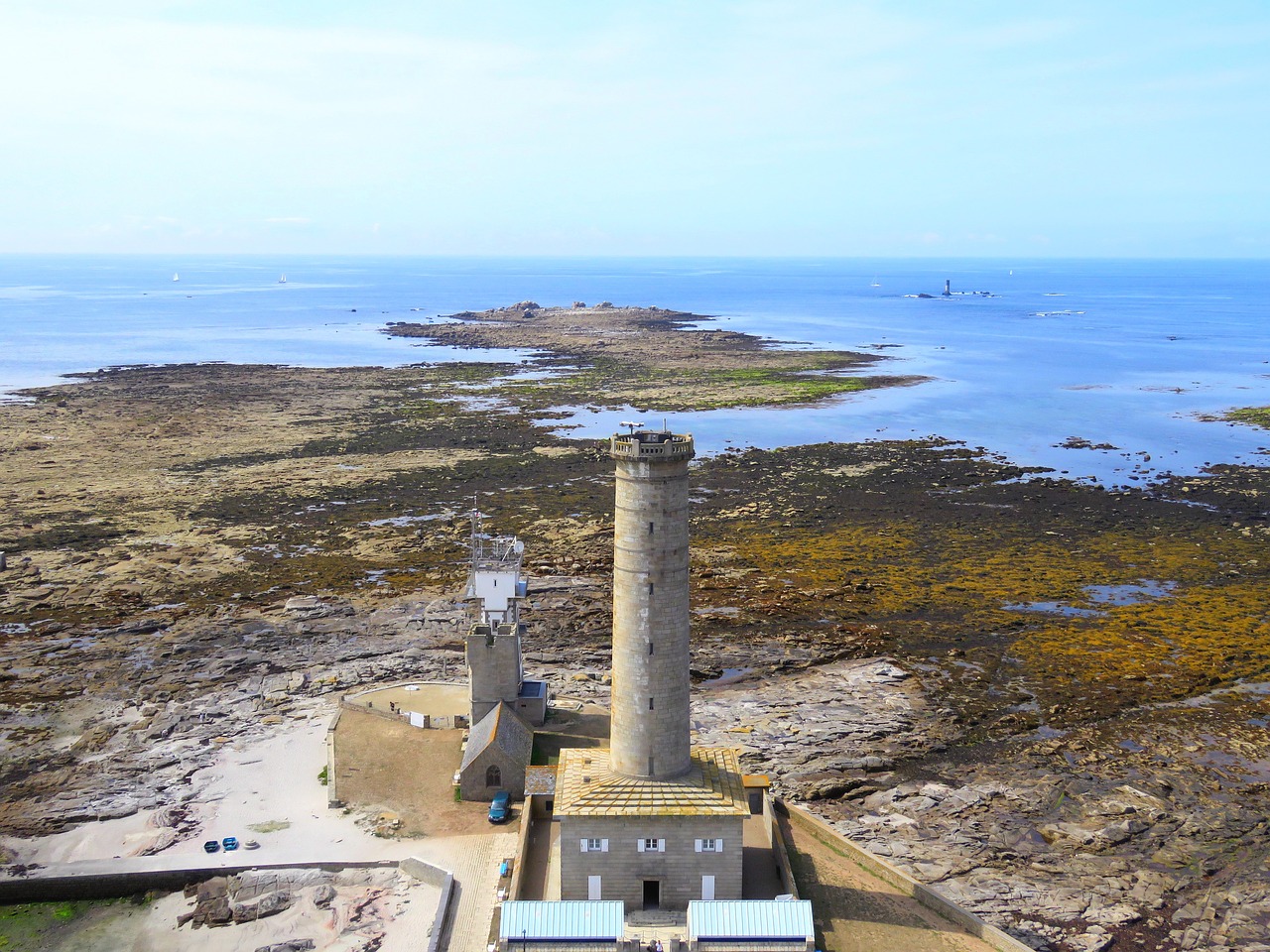 lighthouse ocean side free photo