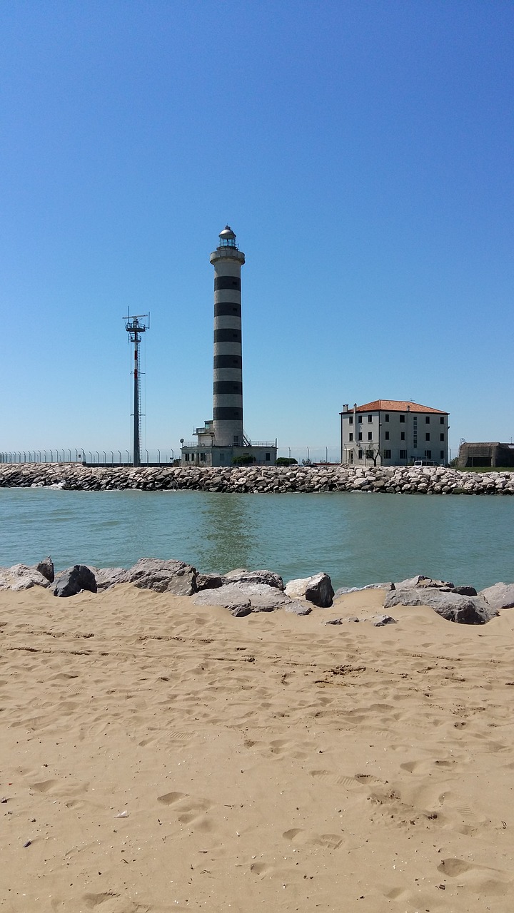 lighthouse jesolo beach free photo