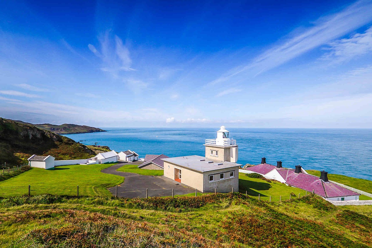 lighthouse ocean coast free photo