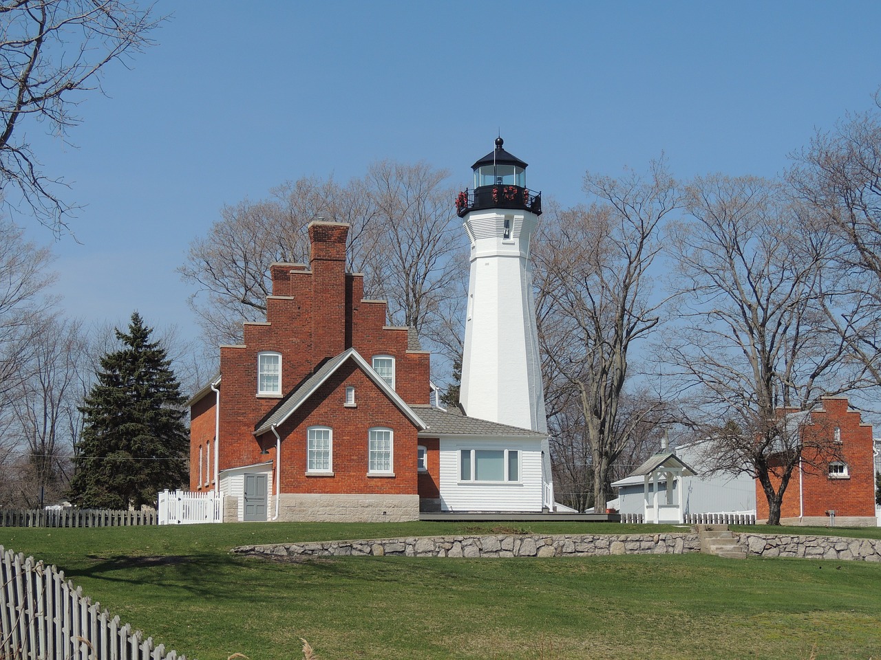 lighthouse water vintage free photo