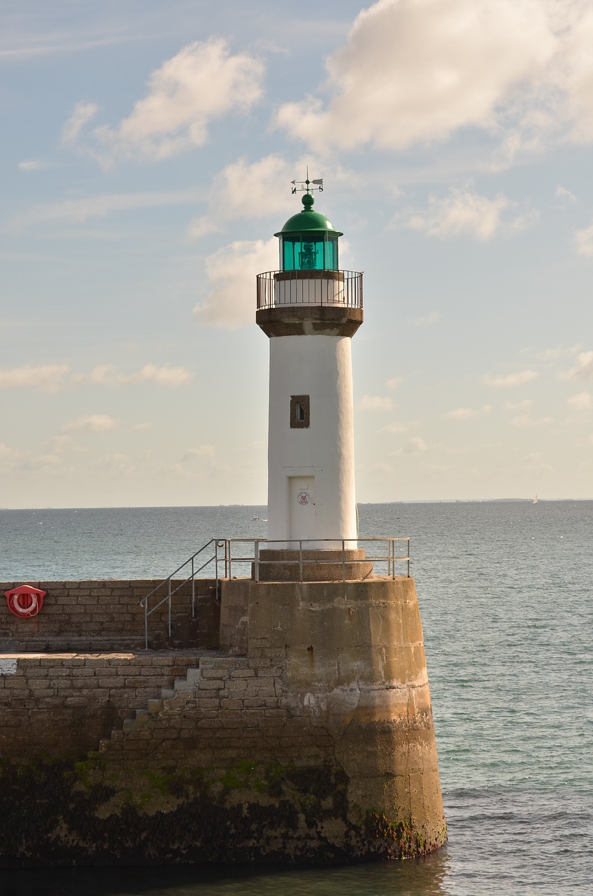 lighthouse brittany green free photo