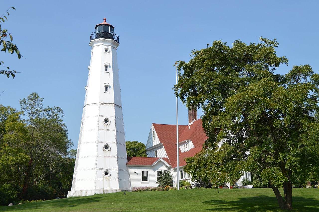 lighthouse milwaukee united states free photo