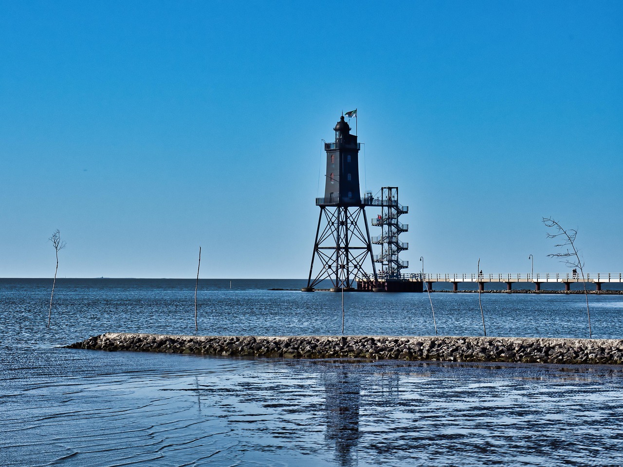 lighthouse  north sea  watts free photo
