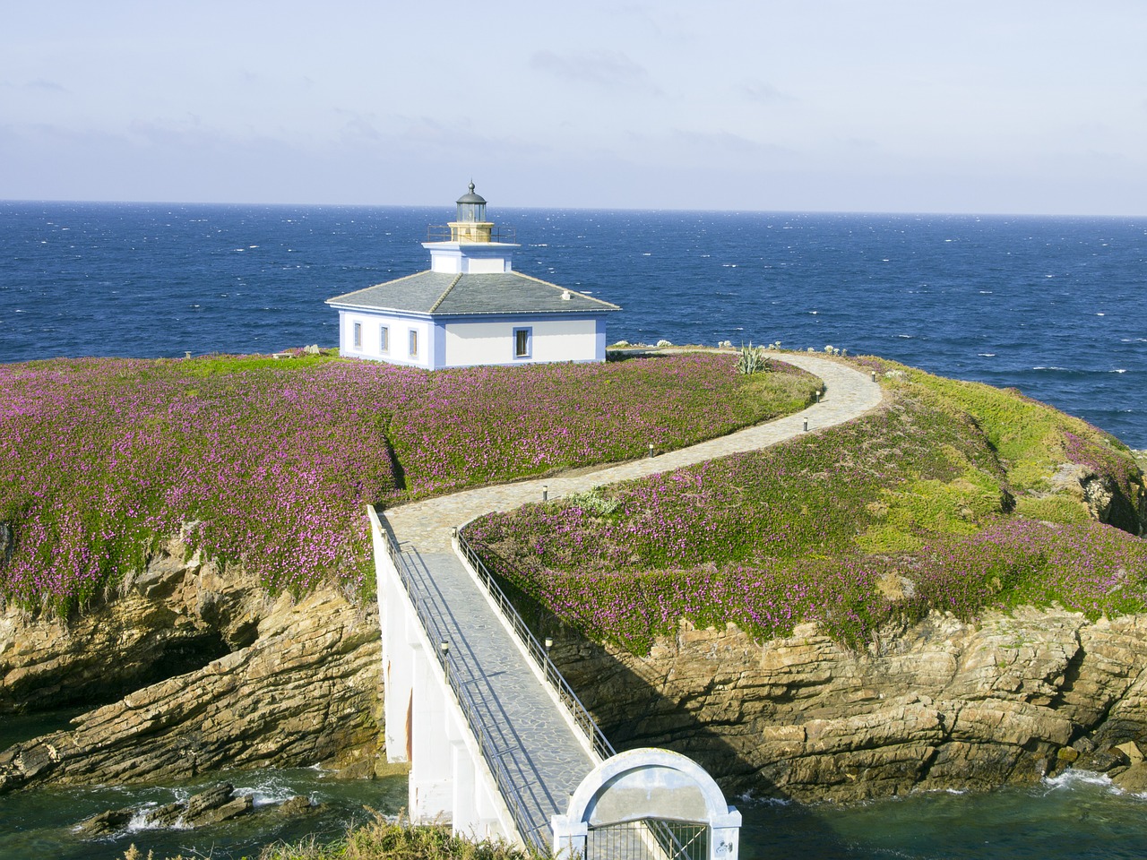 lighthouse island view free photo