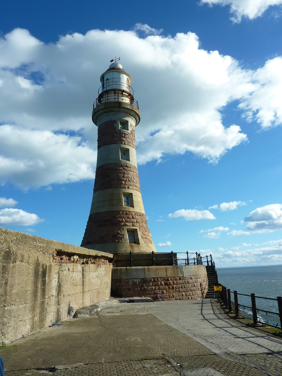 lighthouse sunderland england free photo