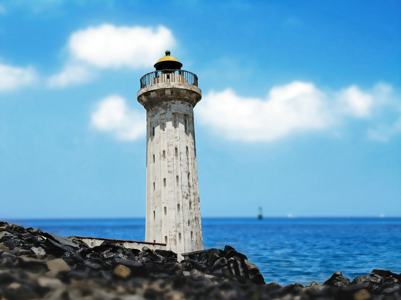 lighthouse tower old free photo