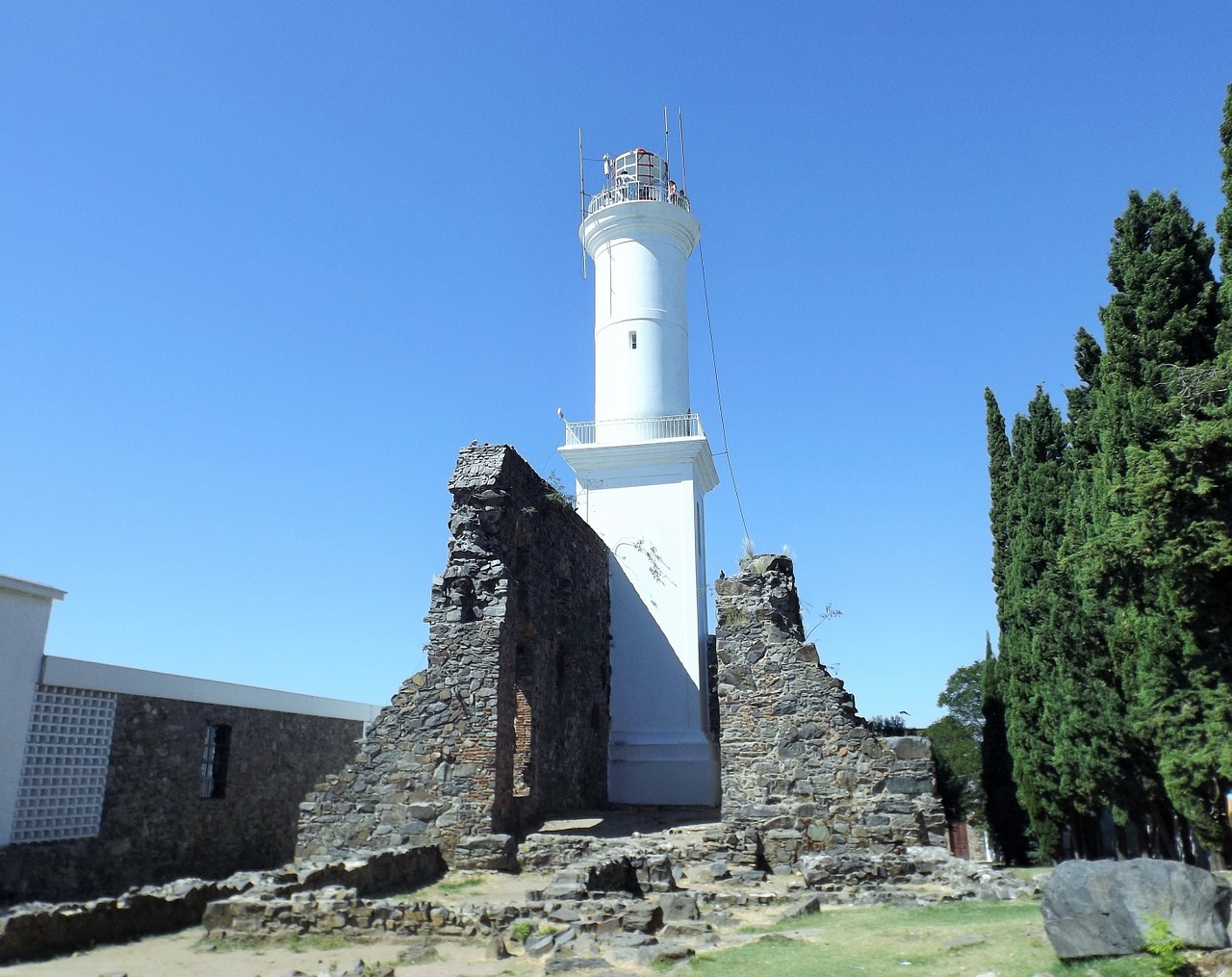 lighthouse old ruins free photo