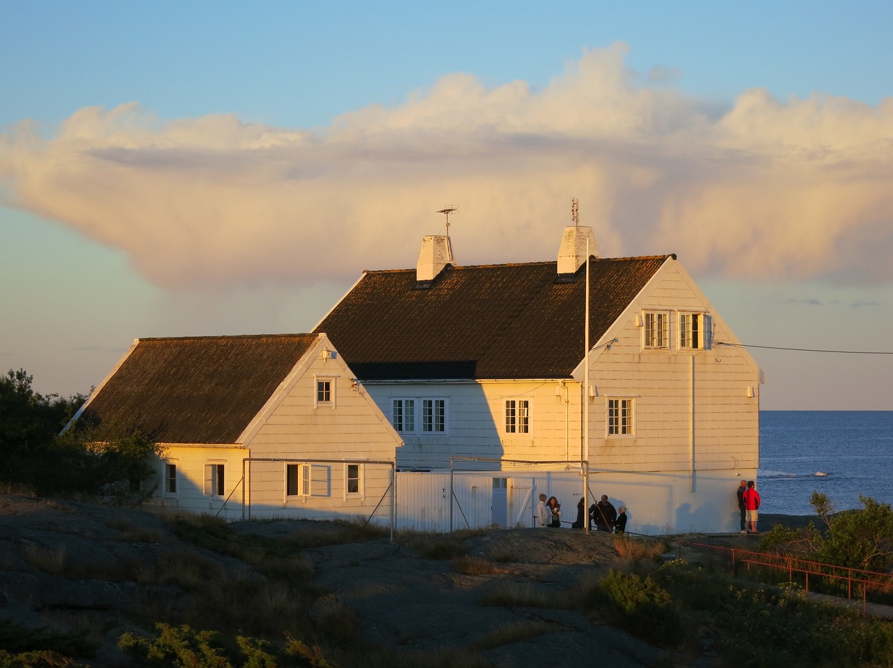 lighthouse coast house coast free photo