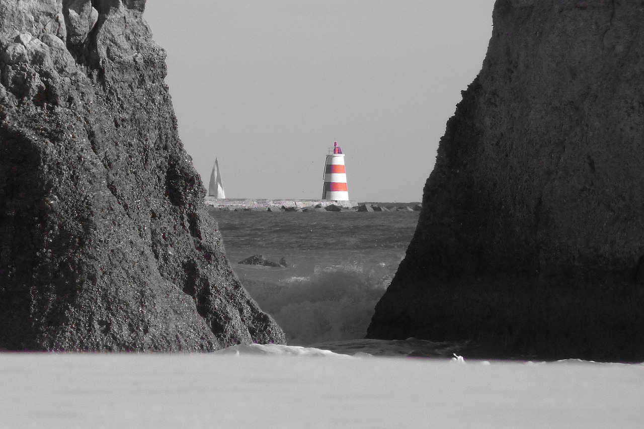 lighthouse algarve sea free photo