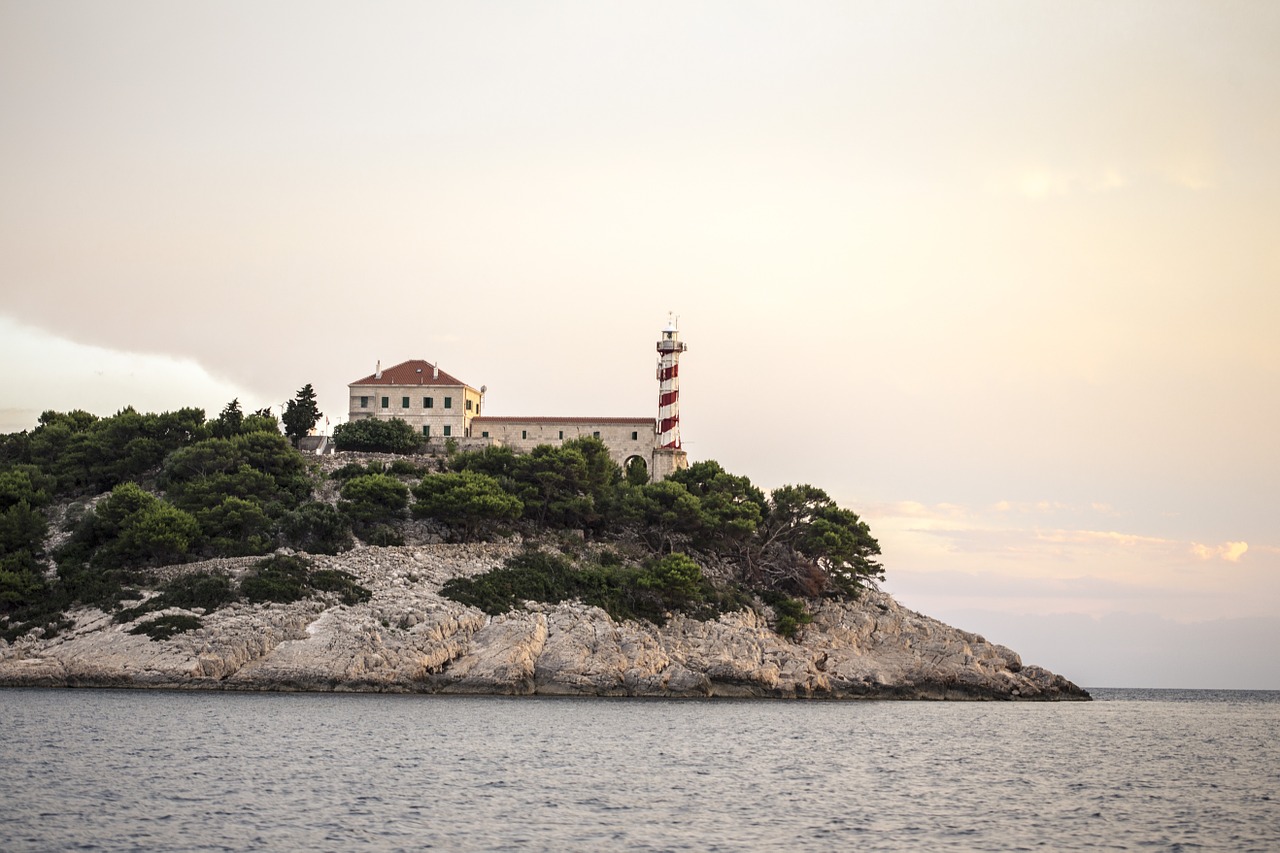 lighthouse sea ocean free photo