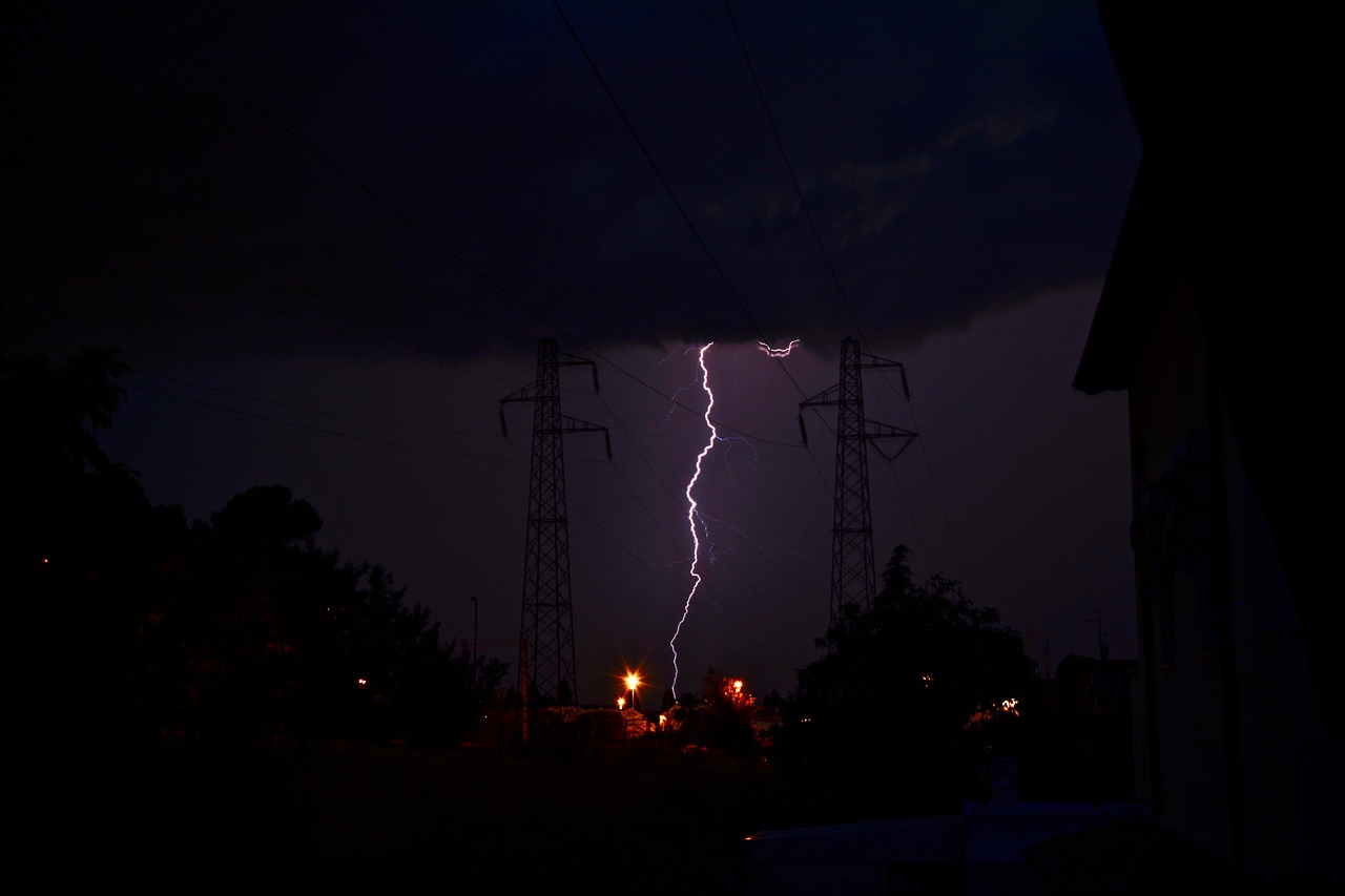 lightning thunderstorm sky free photo