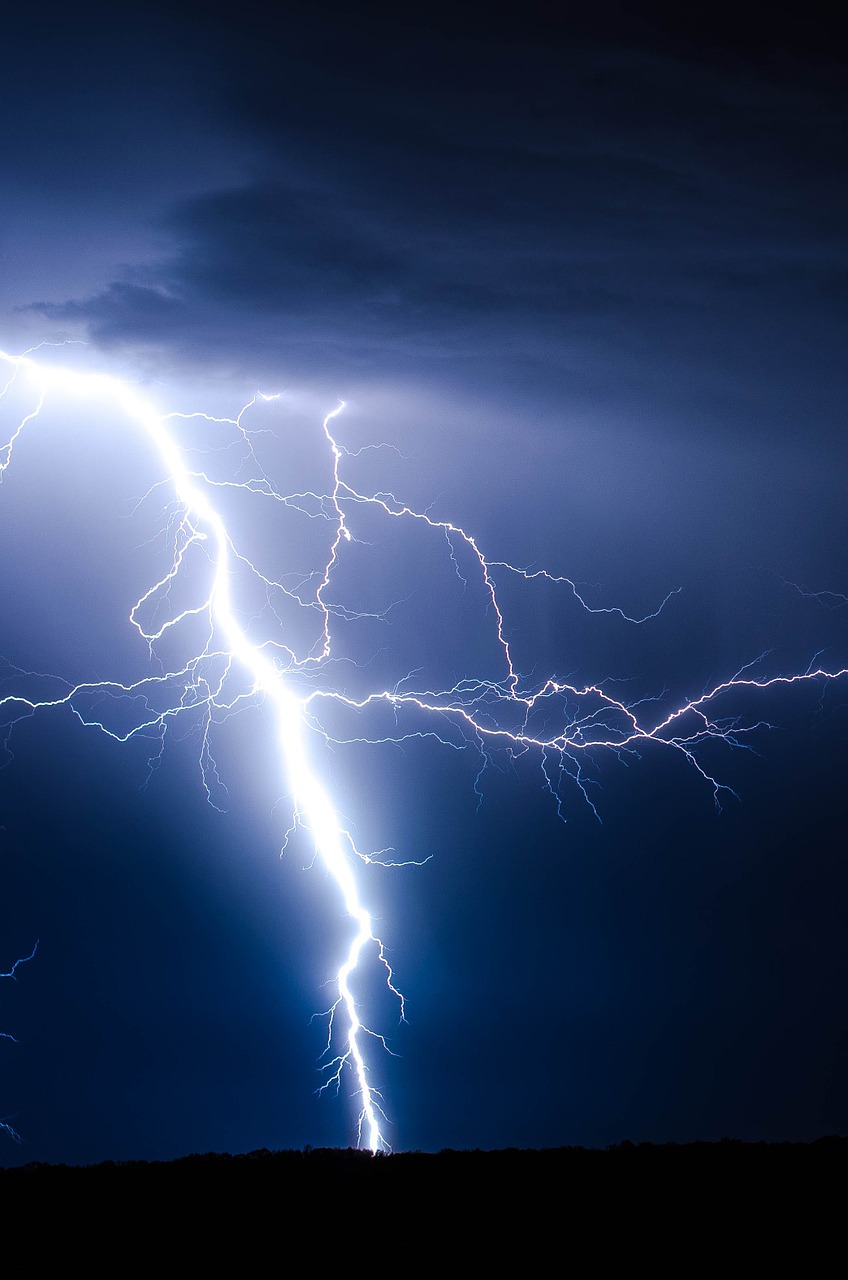 lightning bolt thunderstorm free photo