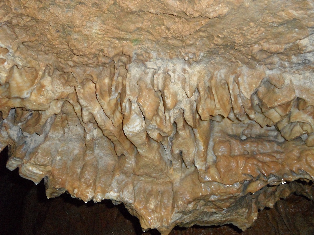 limescale stalactite cave free photo