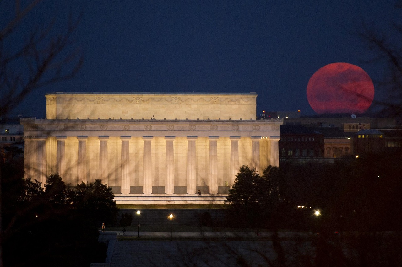 lincoln memorial monument full moon free photo