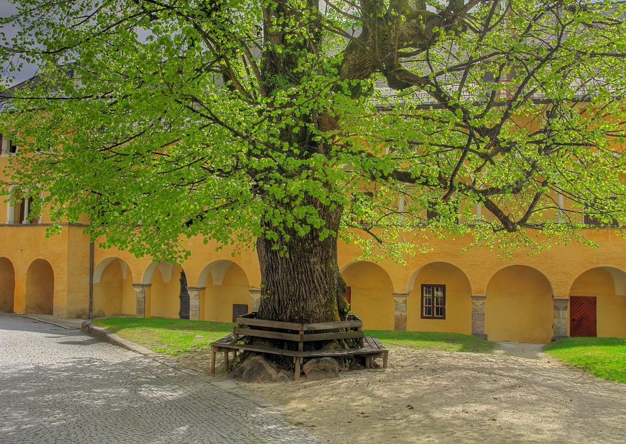 linde pen monastery free photo