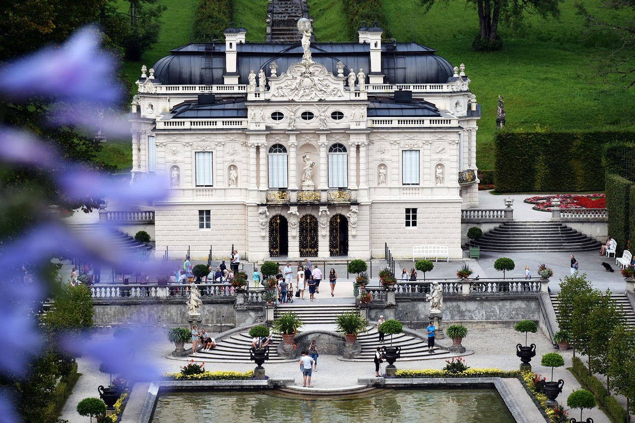 linderhof castel palace free photo