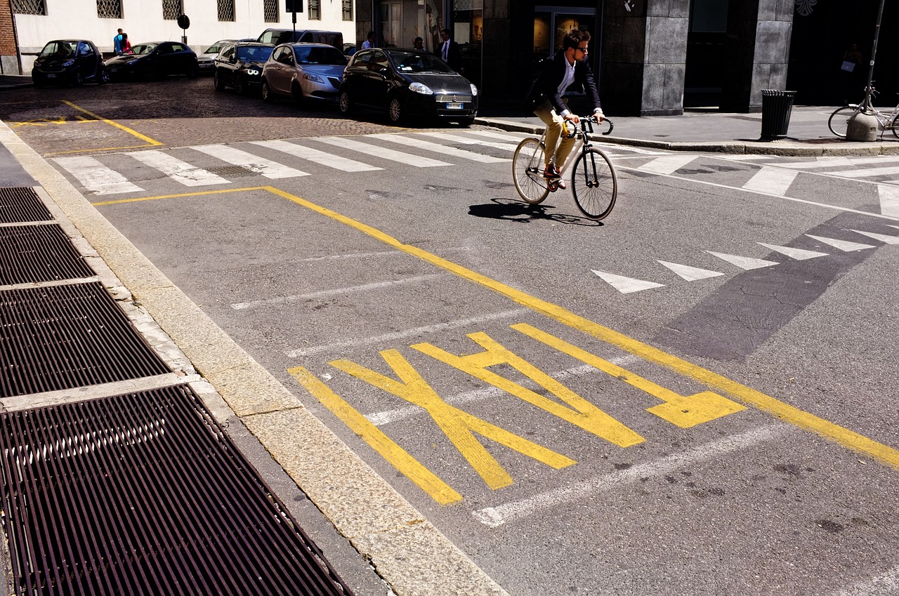 line taxi the markup road free photo