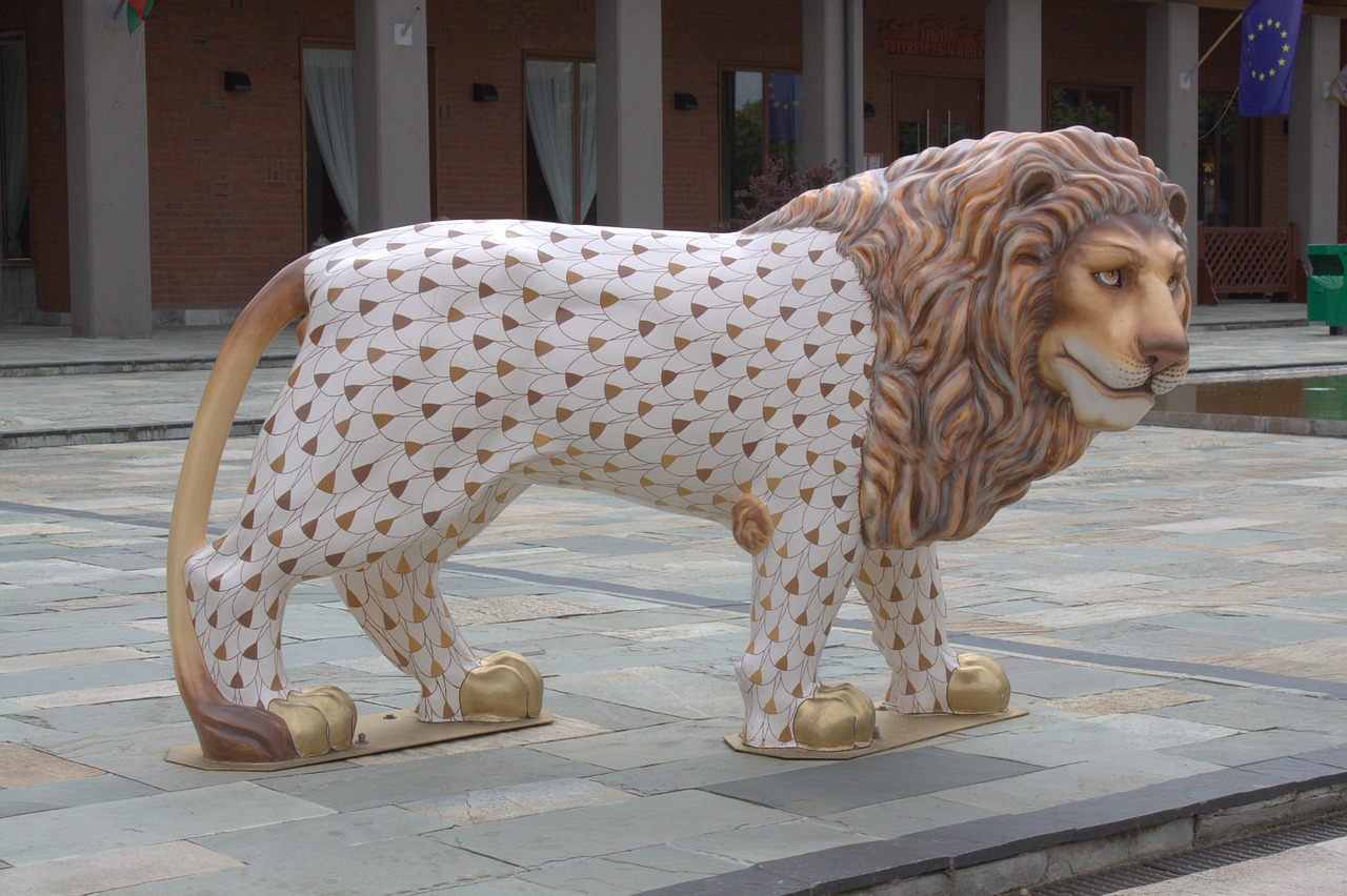 lion porcelain museum free photo